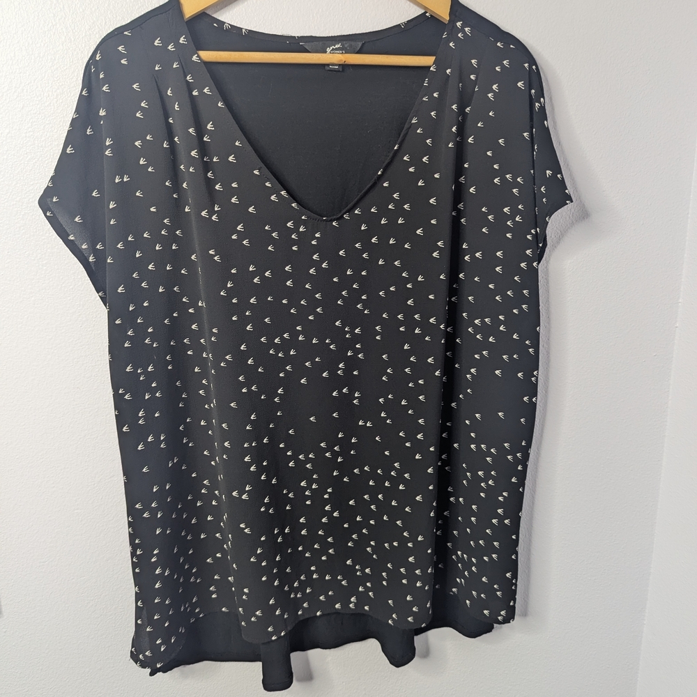 GNW Women’s Plus‎ 2X Black V-Neck Blouse, White Bird Print, Hi-Low Hem Top